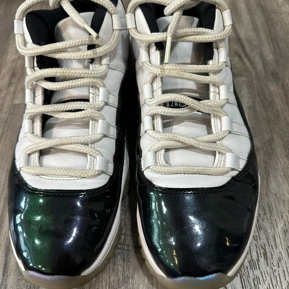 Nike Air Jordan 11 Retro - Picture 2 of 10
